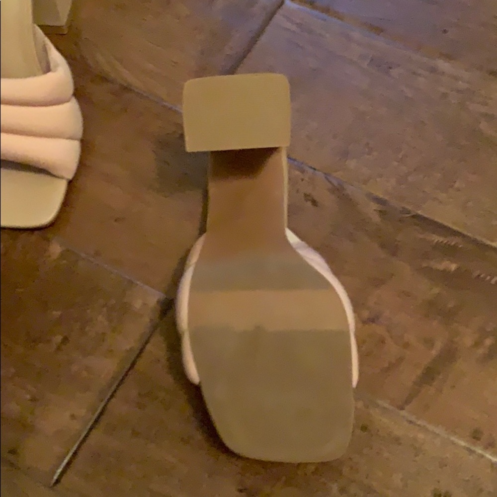 Open edit heel - Picture 3 of 3